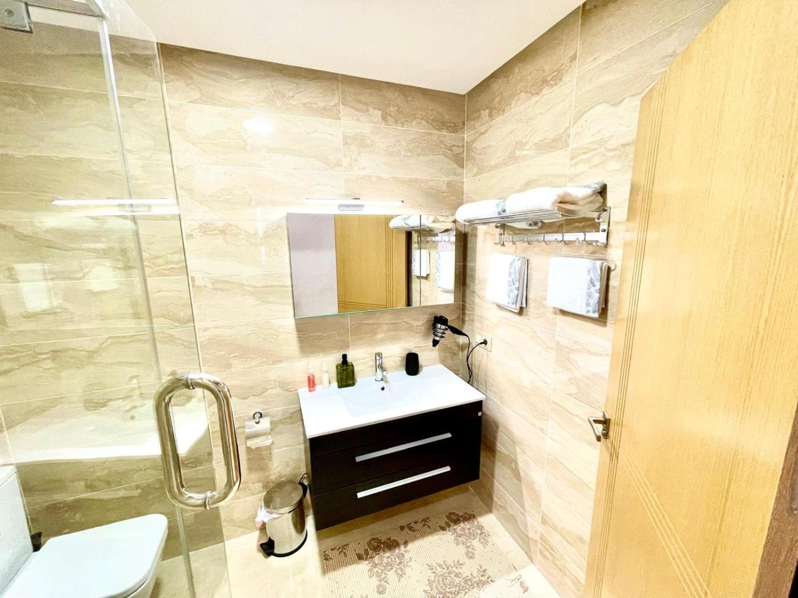 Modern Elegance With Sea Views In Central Tangier - Steps To Beach, Train And Attractions! Exterior foto