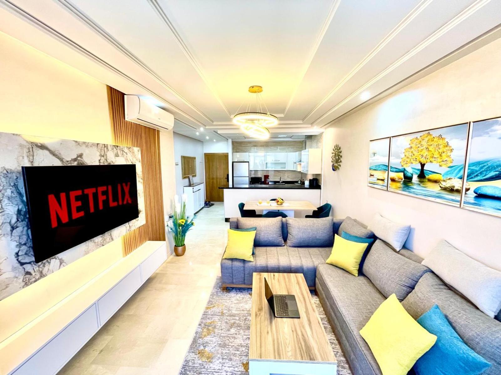 Modern Elegance With Sea Views In Central Tangier - Steps To Beach, Train And Attractions! Exterior foto
